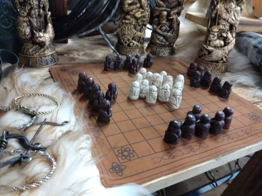 HNEFATAFL CHESS SETS